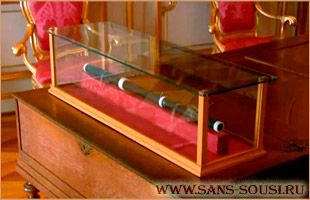  .     .  -. ,  / www.sans-souci.ru